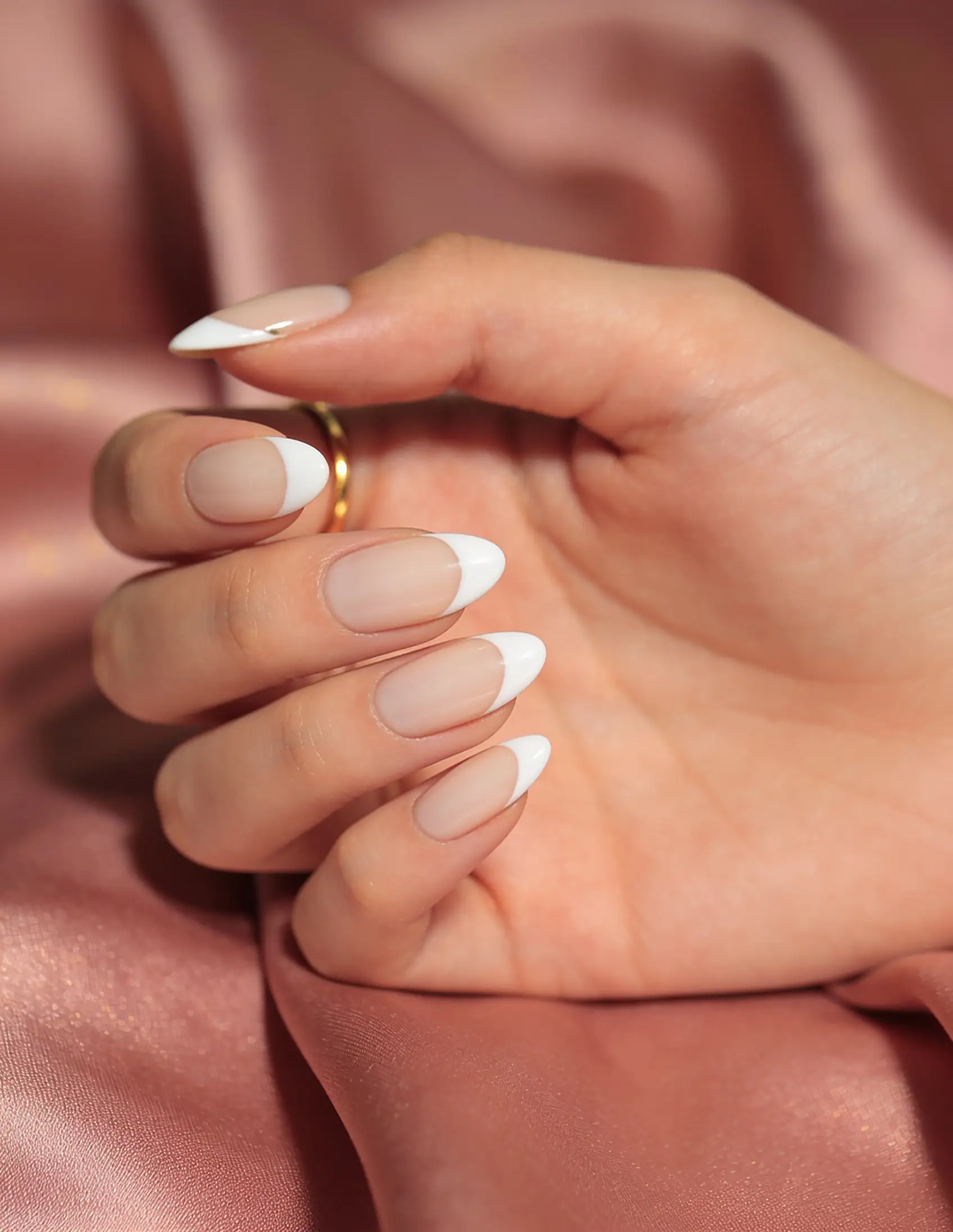 30 warm Thanksgiving nail ideas, editorial nail photography